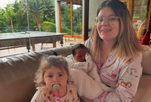 viih tube com seus filhos lua e ravi